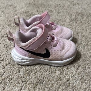 5C Toddler Girl’s Nike Revolution 6 Pink/Black Shoe’s